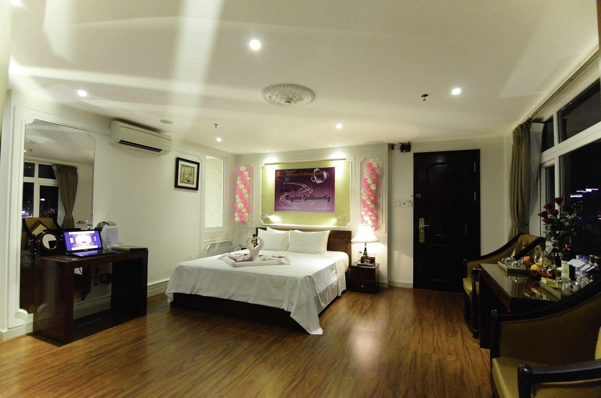 Orange Hotel - City Center Danang, Near Dragon Bridge, Han River Esterno foto